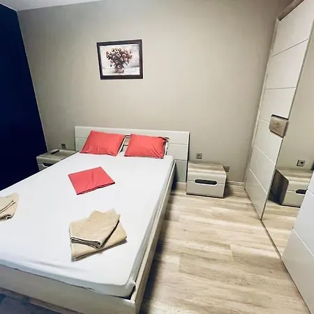 Golden דירה וארנה