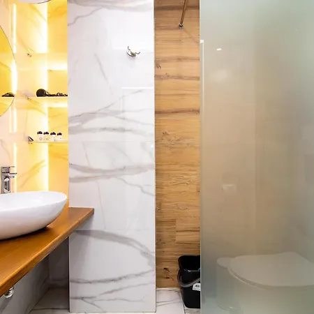 Golden דירה וארנה